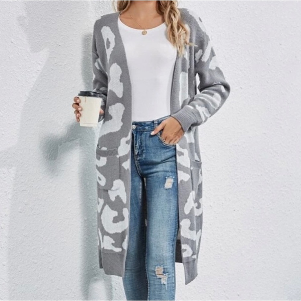 🆕NEW!🛍 Alluring Animal Print Cardigan🐾